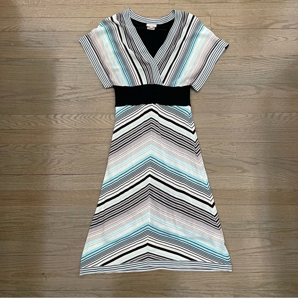 Karen Millen V Neck Striped Short Sleeve Knit Dress Size 1 XS - Small - Picture 1 of 12